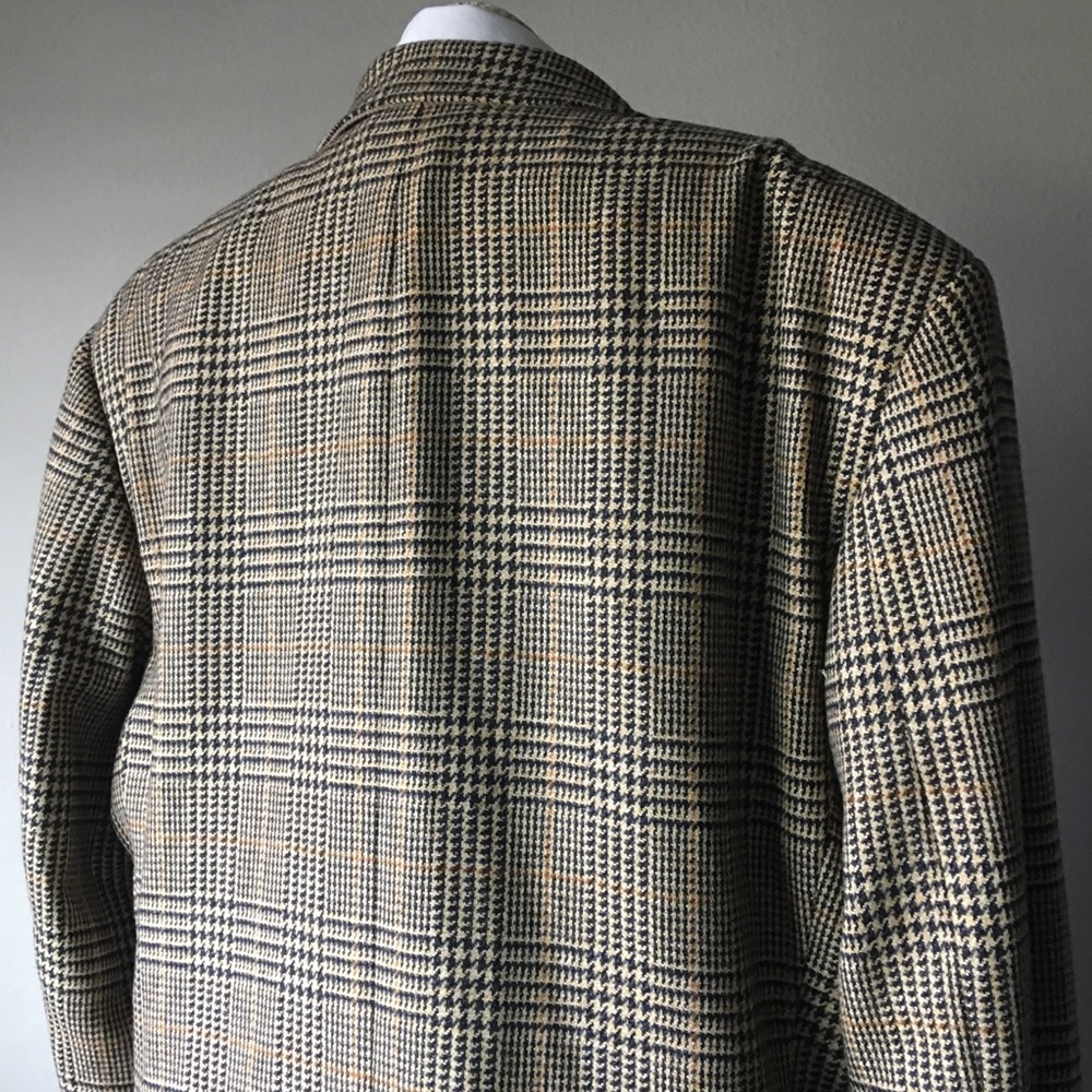 Hugo Boss - Picture 11 of 12